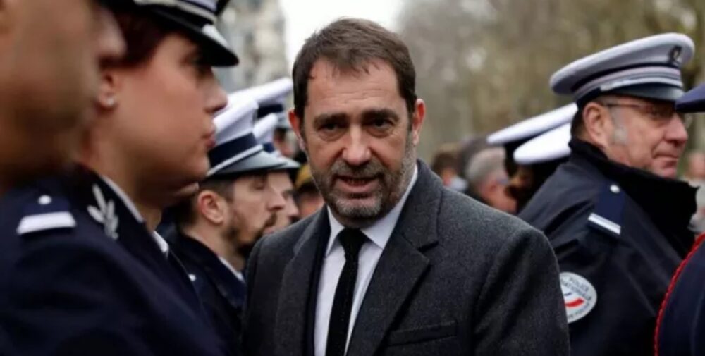 Castaner a médaillé des policiers auteurs de violences graves