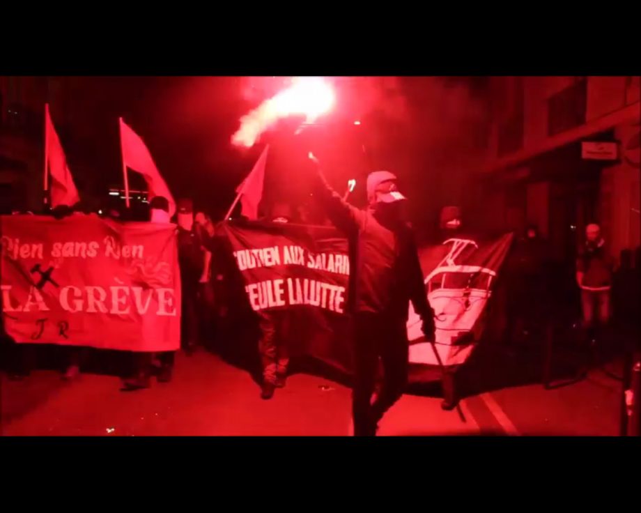 Manifestation aux flambeaux : lueurs de révolte dans la nuit