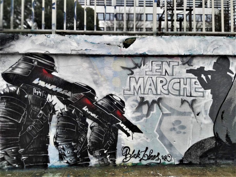 Grande fresque contre la répression
