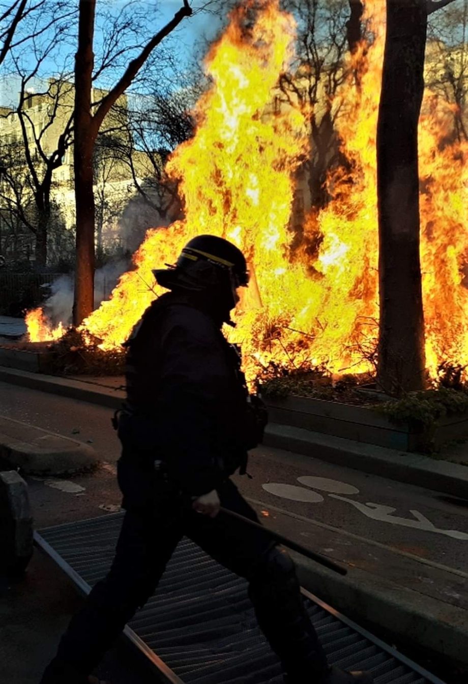 Le feu ne s’éteint pas