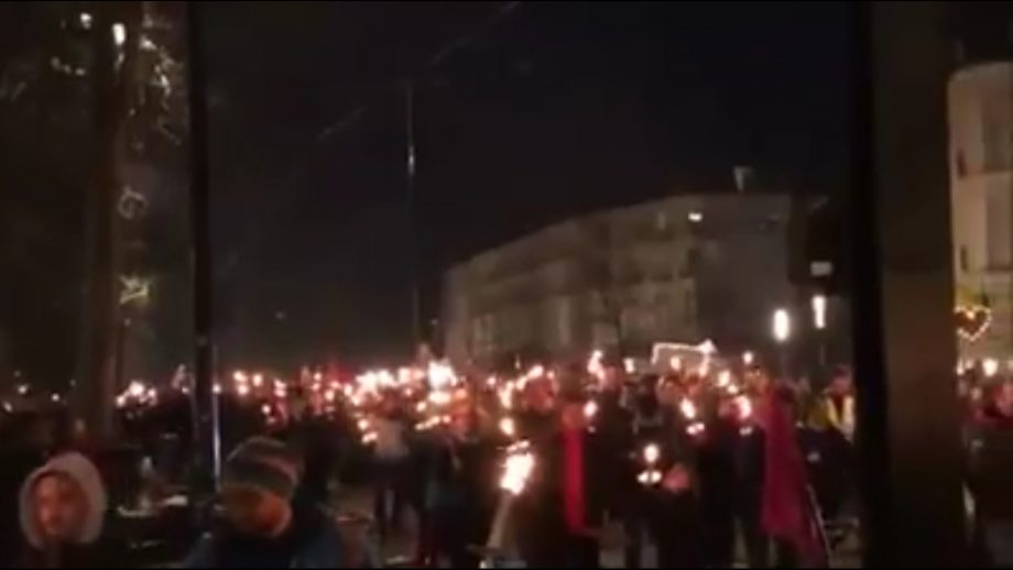 Nantes : marche aux flambeaux contre Macron !
