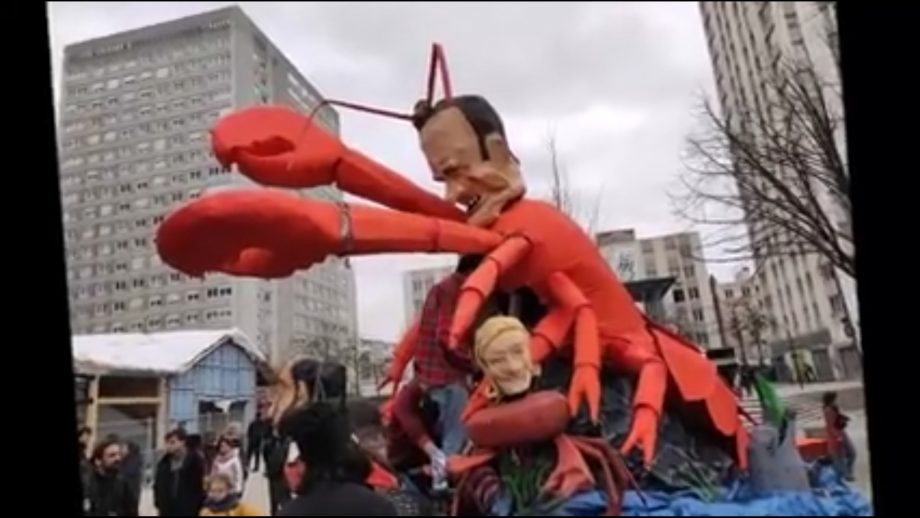 Dimanche à Paris : Macron en homard