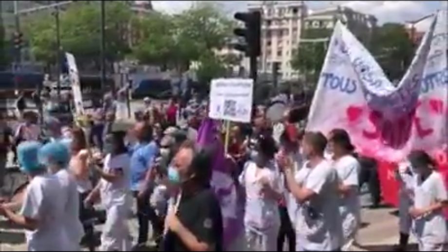 «Bas les masques» : première manifestation d’ampleur à Paris
