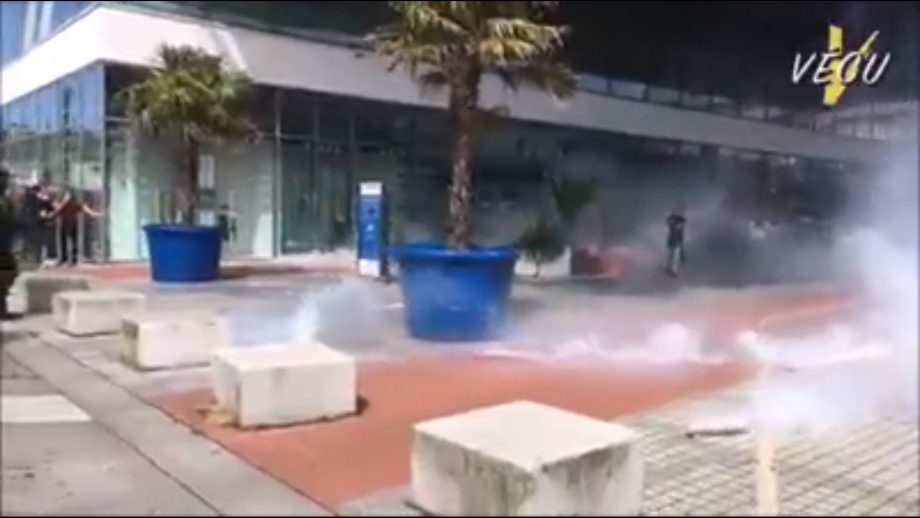 Saint-Nazaire : petite manif, répression aveugle, un centre commercial gazé