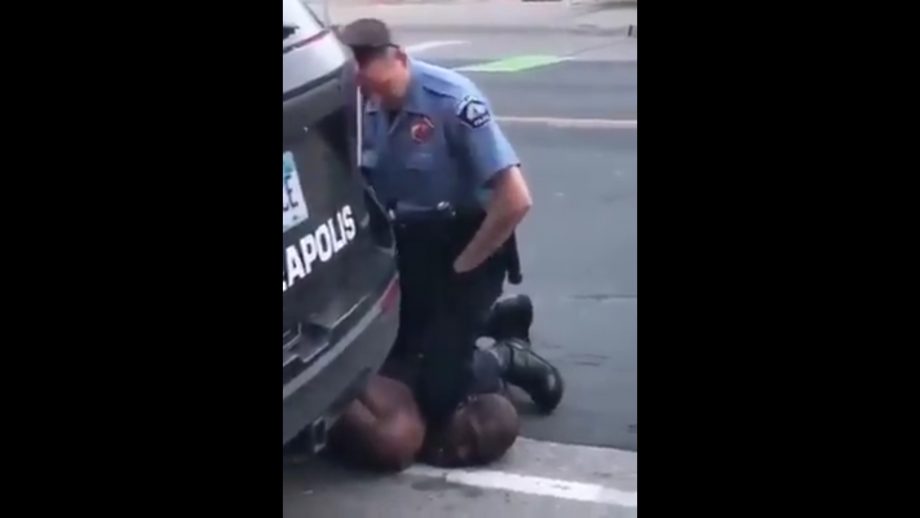 «Je ne peux pas respirer» : aux USA, la police tue un homme noir dans la rue