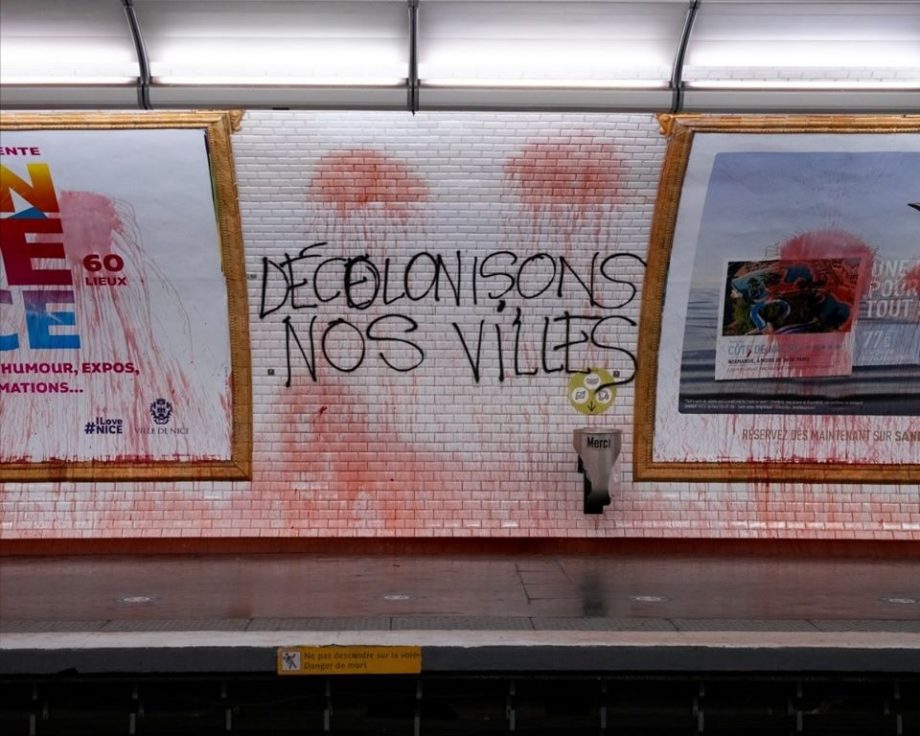 «Déboulonnons les colons» : actions à Dreux et Paris