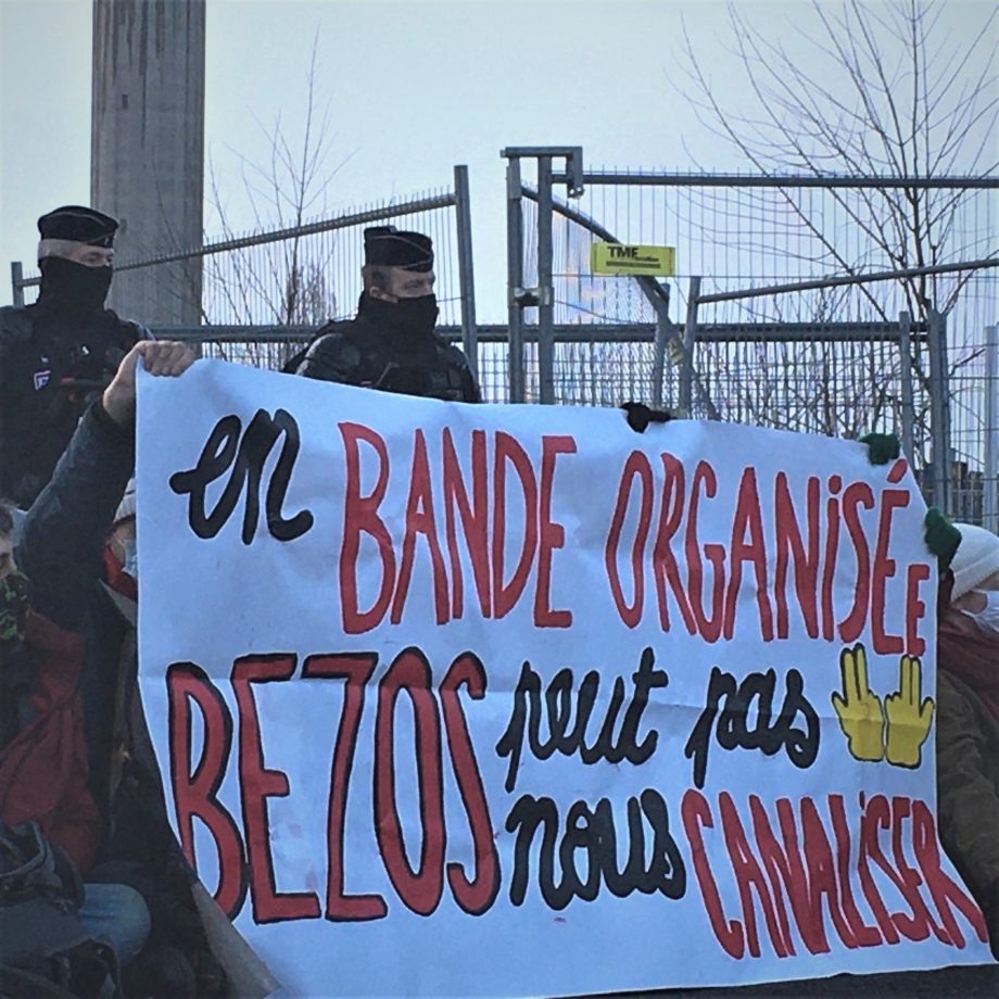 Près de Nantes : Amazon bloqué par des manifestant-es !