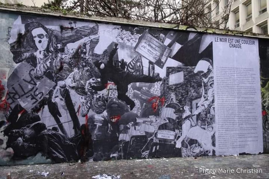 Paris : fresque pour les libertés et contre le fichage