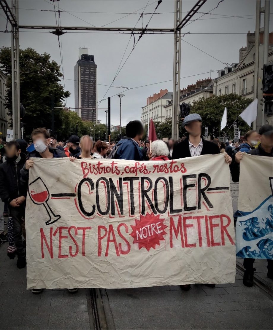 Nantes contre le Pass Sanitaire : le Château envahi par la manifestation !