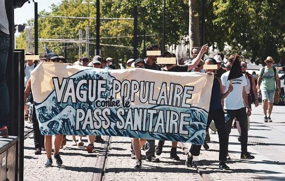 Nantes : des milliers de personnes contre le Pass sous un soleil de plomb