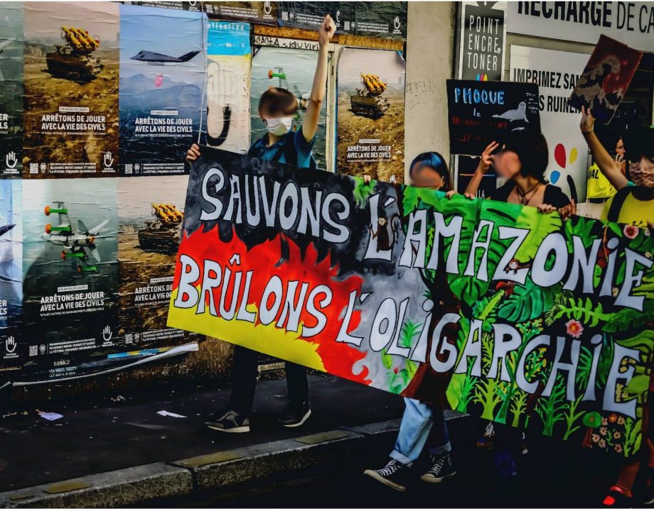 Nantes : 200 jeunes marchent pour le climat