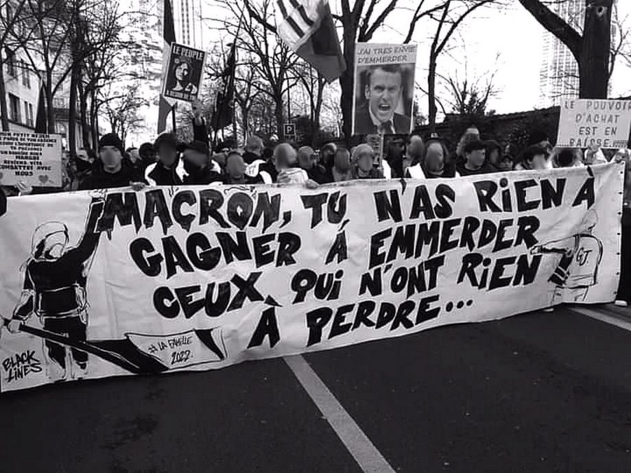 Black Lines : 30ème banderole