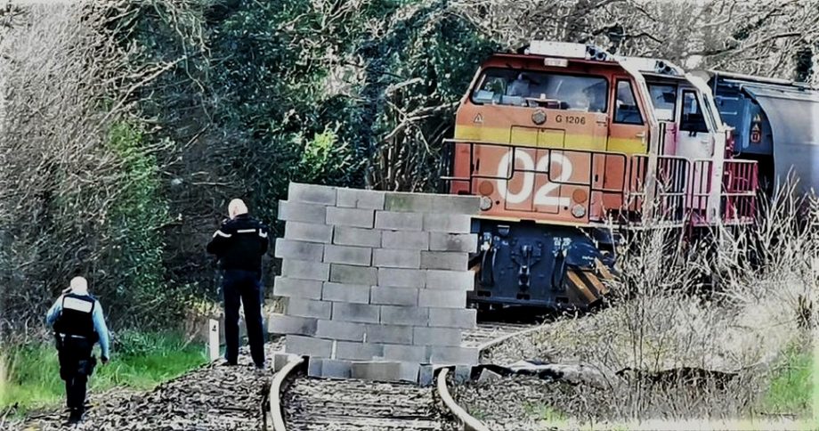 Bretagne : blocage d’un train contre l’agro-industrie