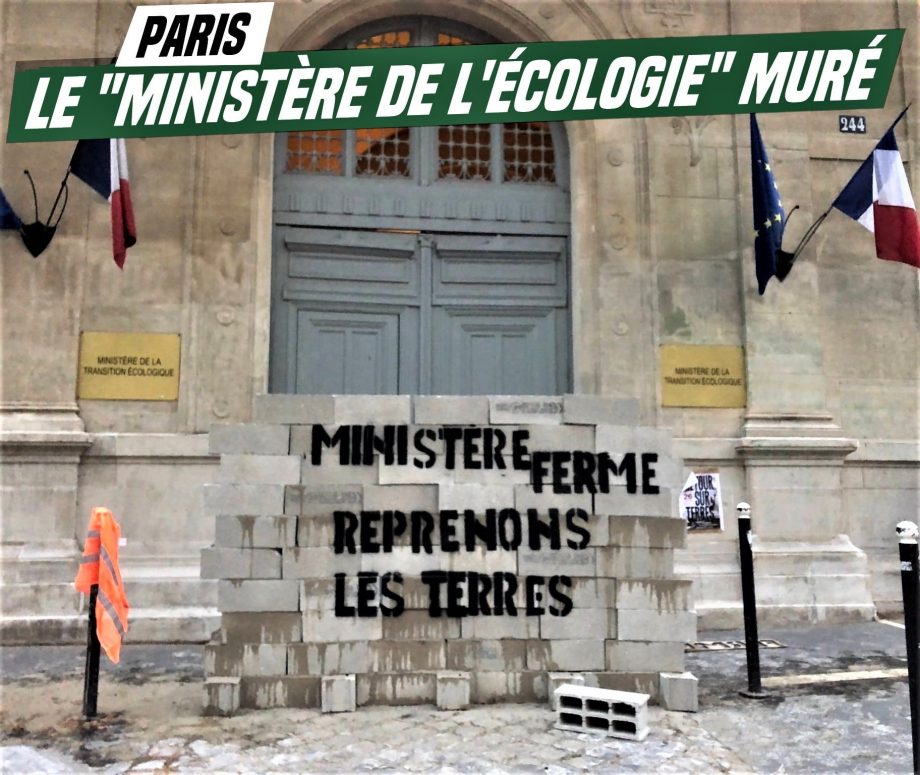 Le Ministère de l’Écologie muré à Paris contre les projets polluants