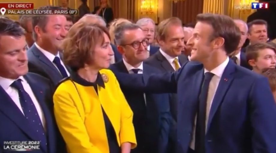 «Maintenant que tu as les mains libres, tu peux faire tout ce que tu veux»