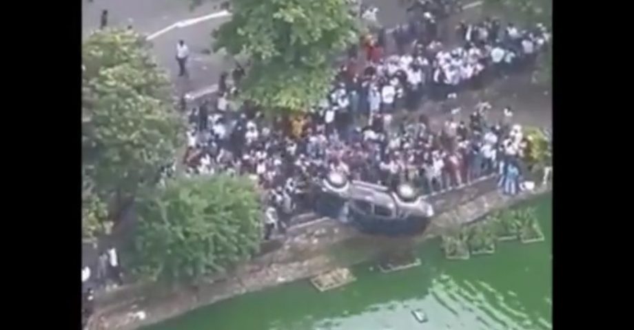 Insurrection au Sri Lanka : maisons et voitures de luxe des ministres pris pour cible