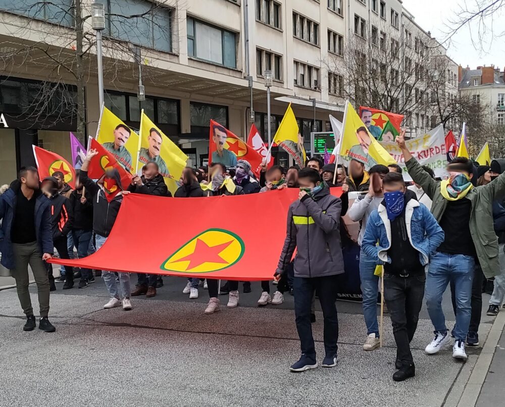 Nantes : un millier de personnes dans la rue en soutien au peuple kurde