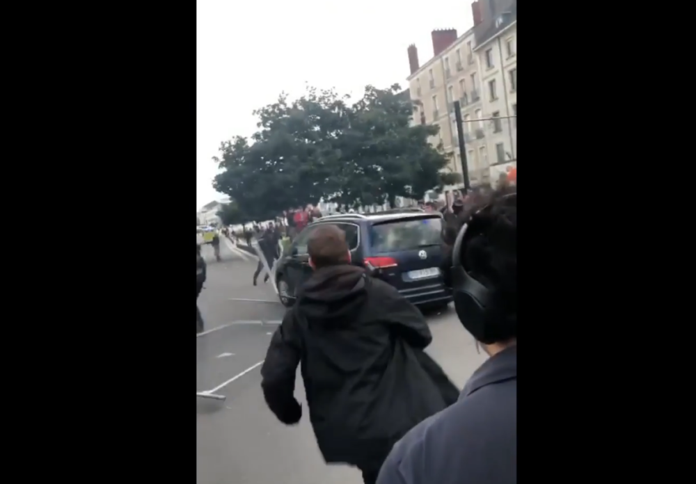 Nantes : une voiture fonce dans les manifestants