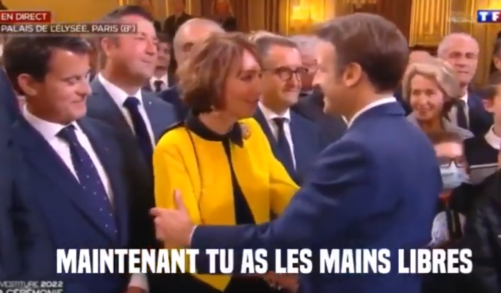 «Maintenant que tu as les mains libres, tu peux faire tout ce que tu veux»