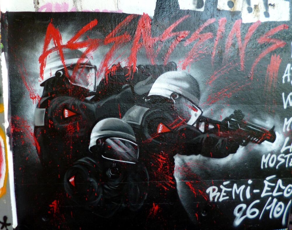Nantes : des graffitis fleurissent en hommage à Rémi