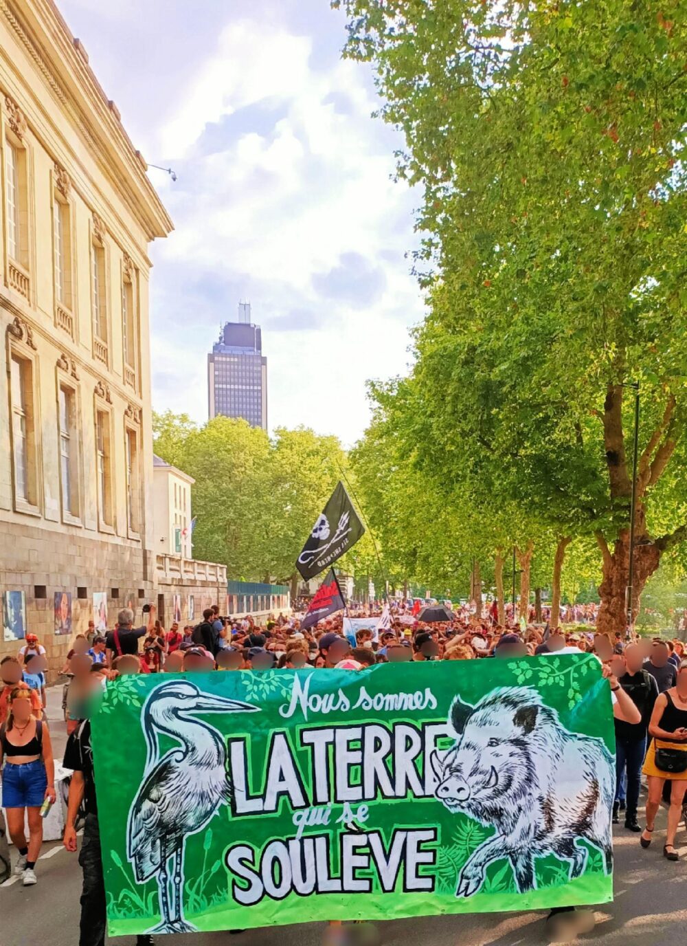 Nantes contre les dissolutions