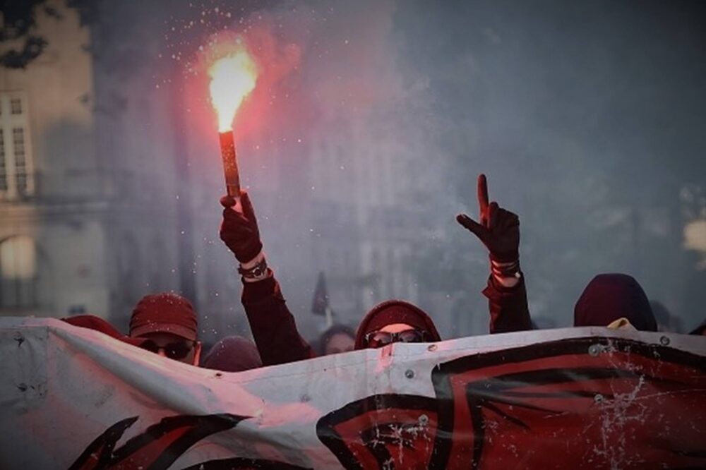 Nantes : la victoire de Macron au son des grenades