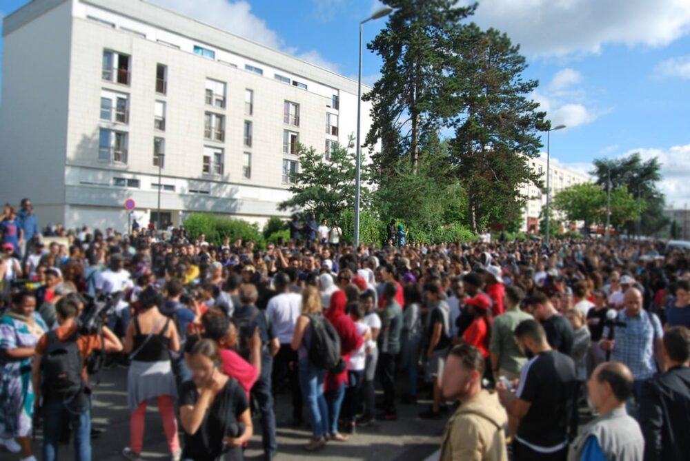 Marche blanche : 1500 personnes rendent hommage à Aboubakar