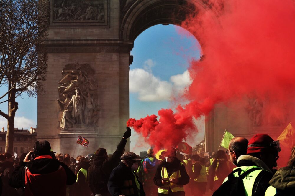 16 mars : Paris brûle-t-il ?
