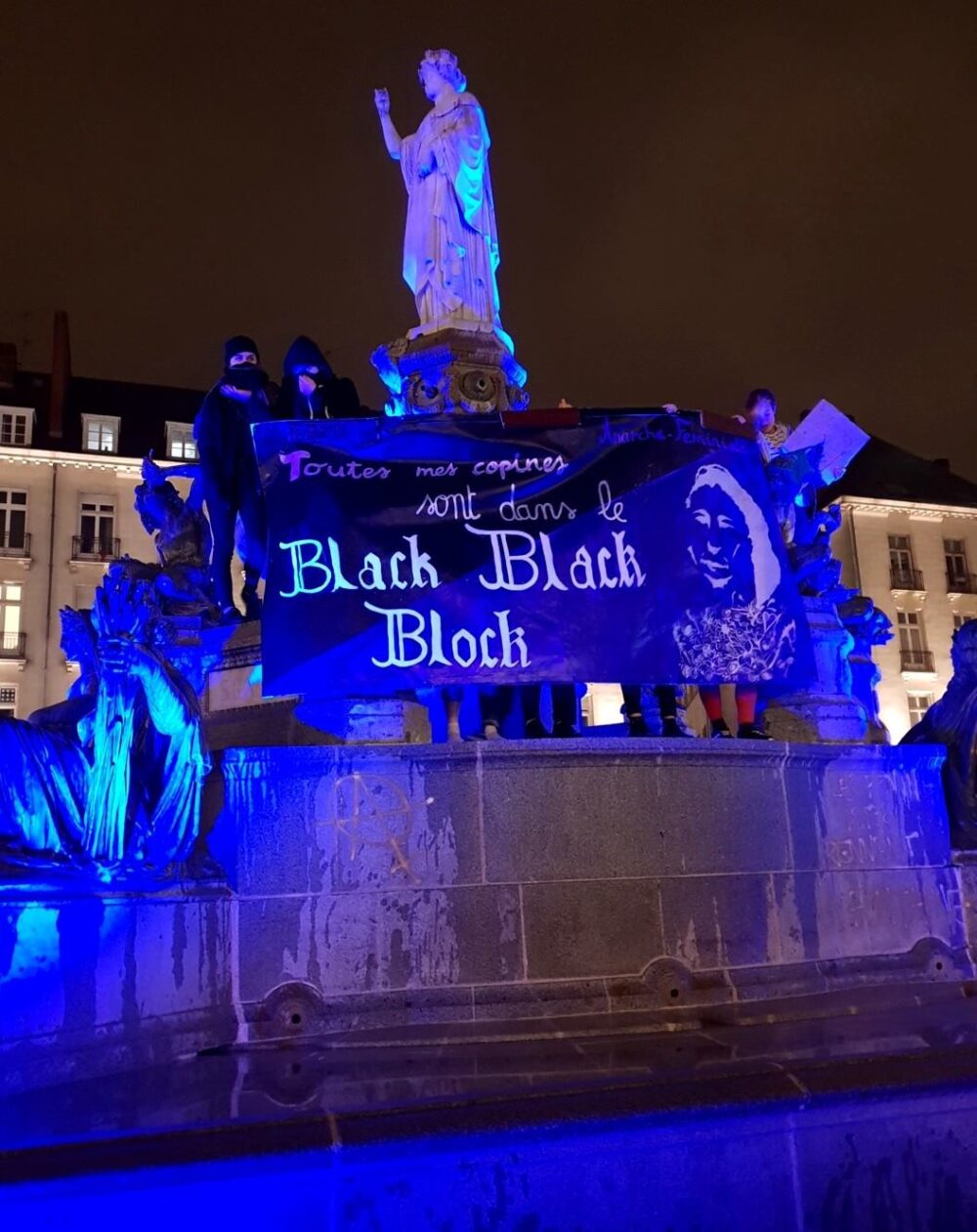 «Les rues sont à nous» : récit de la marche non mixte et féministe du 8 mars à Nantes