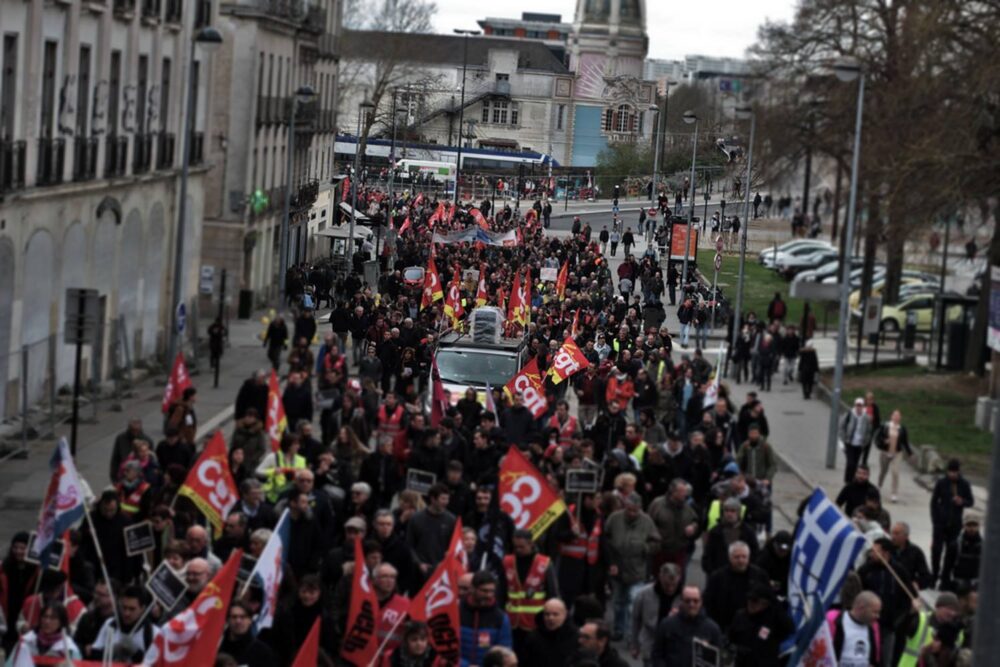 19 mars : grève suivie, manifestation sage