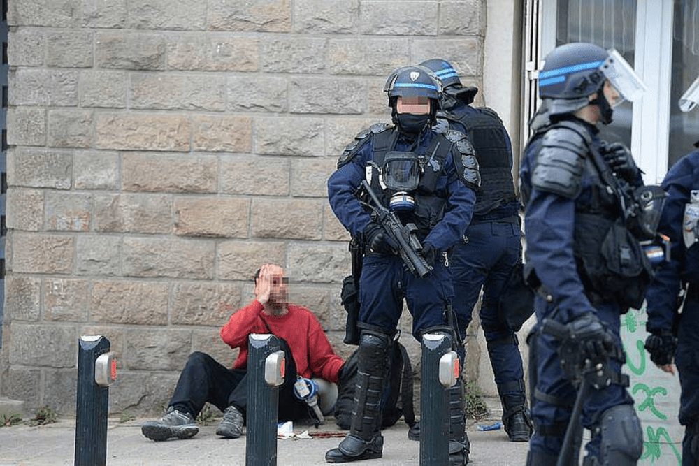 Violences policières : sur leur temps de travail, les policiers nantais font obstruction à l’enquête