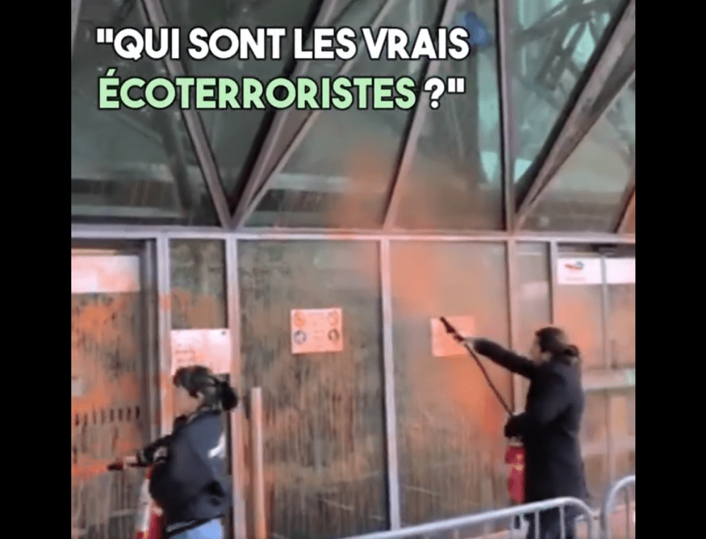 «Qui sont les écoterroristes ?» : le siège de Total ciblé par des écologistes