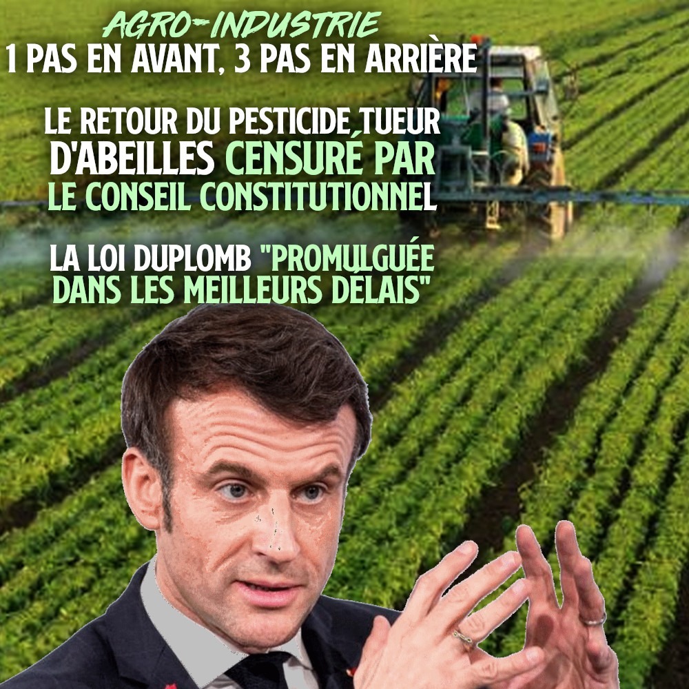Macron au premier plan, prêt à promulguer la loi Duplomb, devant un tracteur en train d'épandre des pesticides sur des cultures.