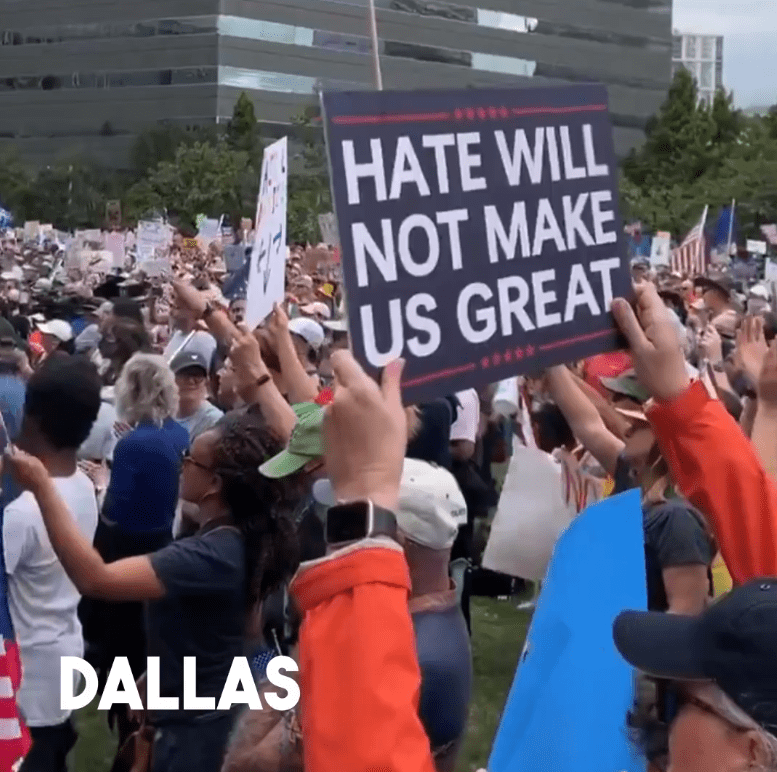 Pancarte anti-Trump lors du No King Day