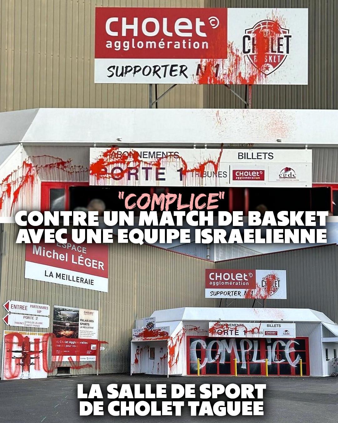 La salle de basket de Cholet comportant l'inscription "complice" à l'entrée des supporters.
