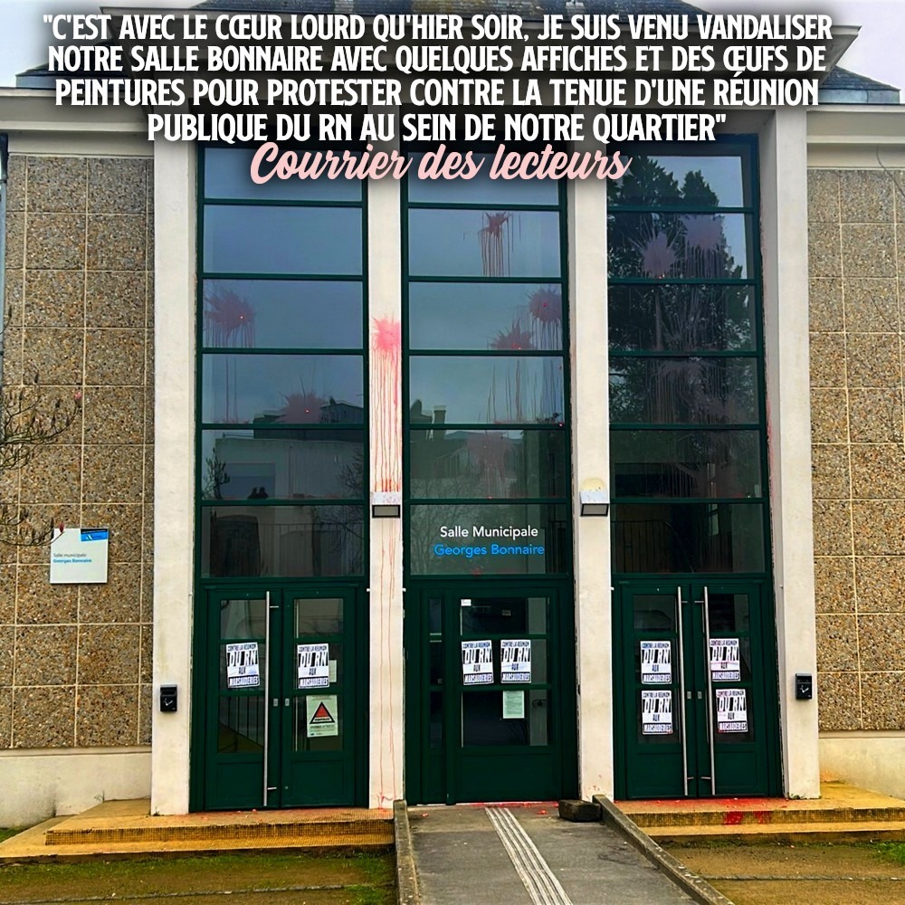 La salle Georges Bonnaire recouverte d'affiches et de peinture avant la venue du RN à Nantes.