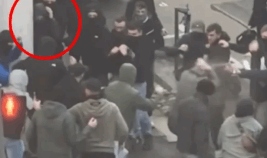 Quentin Deranque en première ligne de la bagarre qui a aboutit à sa mort.