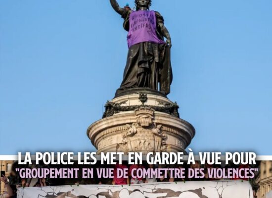 La statue de la République, à Paris, drapée d'un t-shirt "riposte féministe antifa" pour le 8 mars.