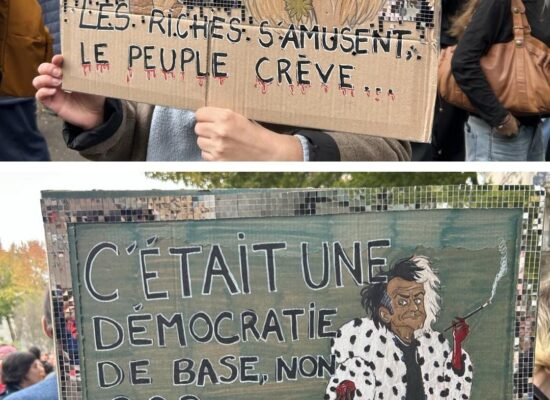 Des caricature d'Emmanuel et Brigitte Macron sur des pancartes du 24 octobre